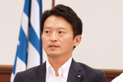 変わらぬ斎藤知事、矛先鈍る兵庫県議会　失職から1年かみ合わぬまま